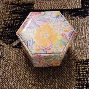 $4 Add-on Floral Hexagonal Trinket Box